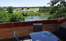 Windsor River View Inn